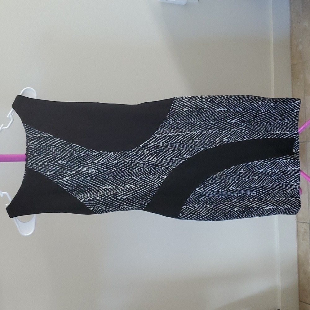 Cache Black White Sleeveless Midi Dress sz 4 - Picture 7 of 7